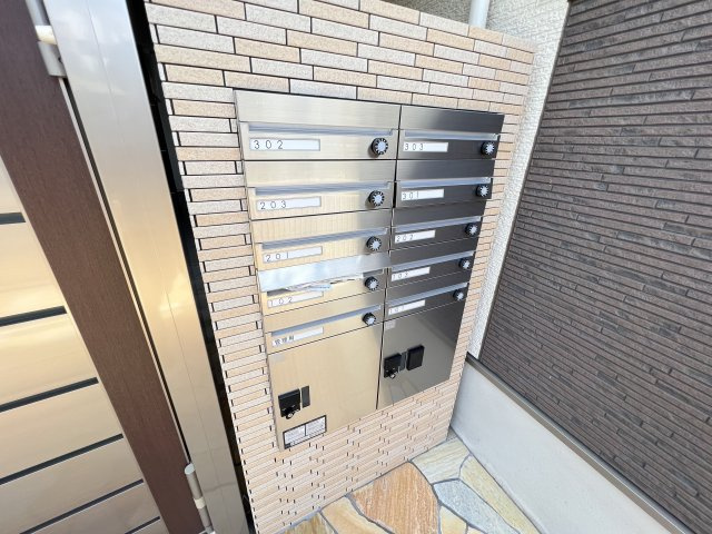 池田市住吉１丁目のアパートのエントランス