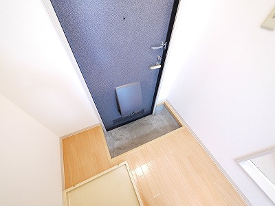 グレースヴィラ河合の玄関|明るい玄関です