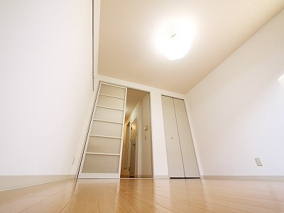 グレースヴィラ河合の洋室|使い勝手のいい洋室です