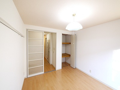 グレースヴィラ河合の洋室|使い勝手のいい洋室です