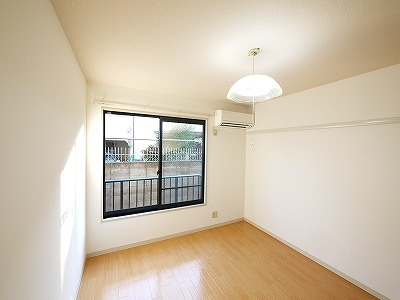 グレースヴィラ河合の居間・リビング|使いやすいリビングです