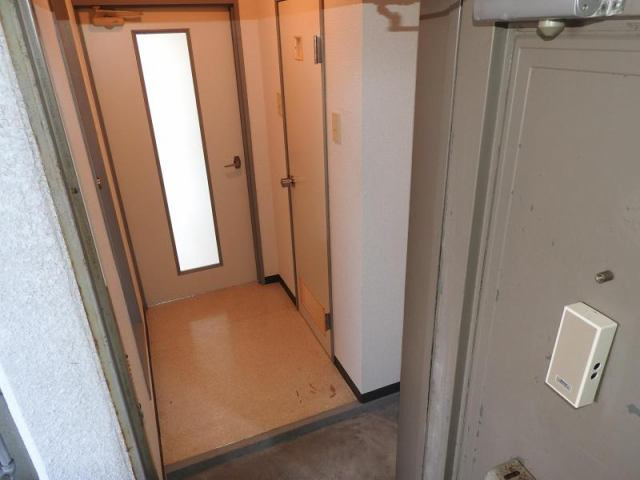 エスポワール鶴島の玄関