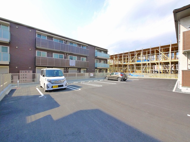 カーサレジオⅡの駐車場|駐車場完備です