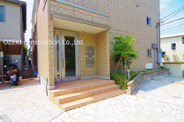 パウロニアのエントランス