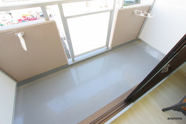 おおきに北梅田サニーアパートメント　仲介手数料無料のバルコニー