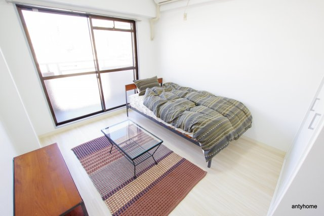 おおきに北梅田サニーアパートメント　仲介手数料無料の居間・リビング