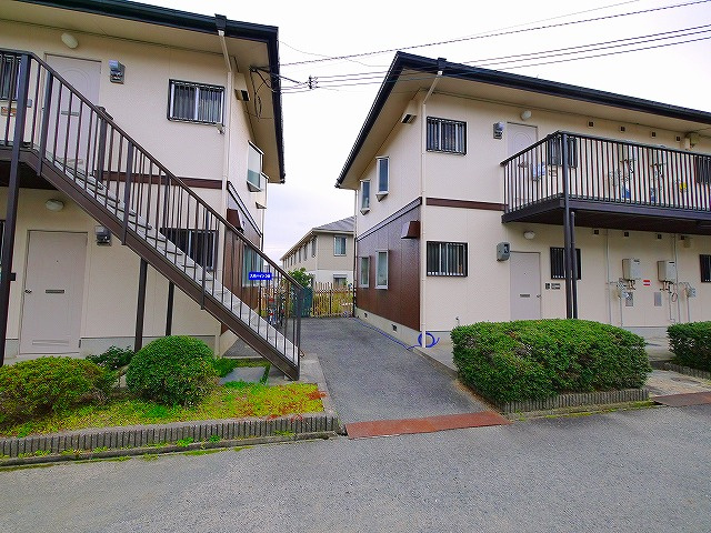 大西ハイツCのその他共用部分|ゆったりとした幅の歩道があります