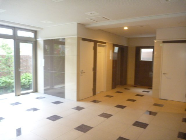 ファーストフィオーレ京橋パークフロント BRAVI不動産のエントランス|【ファーストフィオーレ京橋パークフロント】エントランスです