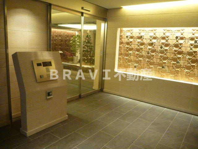 S-FORT大阪同心（エスフロントオオサカドウシン）　BRAVI不動産のエントランス|【S-FORT大阪同心】ゆとりのあるエントランスです