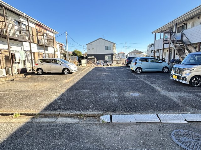 カギナカハイツBの駐車場