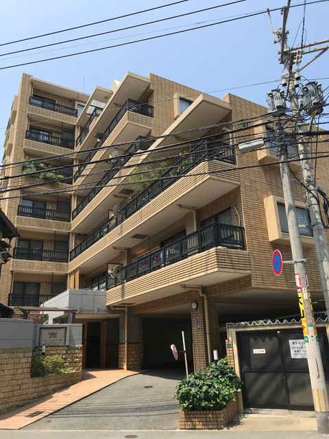 ファーネスト平尾の外観|ファーネスト平尾（3LDK)
外装レンガ貼り