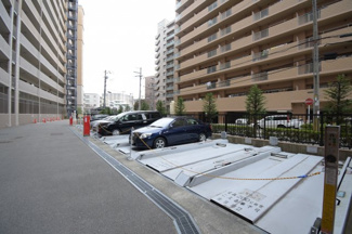 【駐車場】