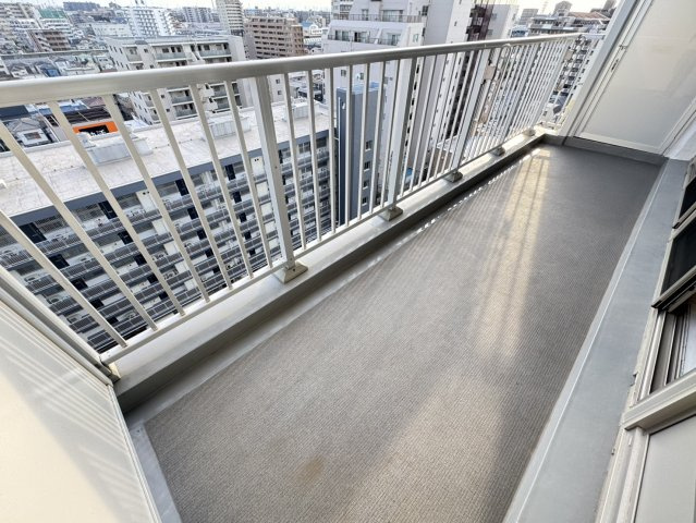 西船橋ハイム2号棟のバルコニー