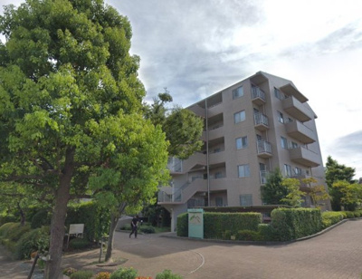 【外観】 | フォレストパーク四季彩の丘A棟 | 閑静な住宅街で小さなお子様がいるご家族でも安心して暮らせます。