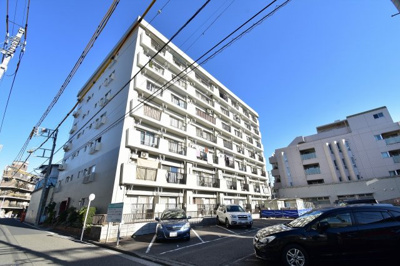 【外観】 | キャッスル日吉 | 東急東横線・東急目黒線・横浜市営地下鉄グリーンライン「日吉」駅徒歩8分と好立地。