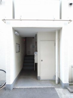 【エントランス】 | 東急東横線「綱島」駅バス9分「一の瀬」バス停まで徒歩5分