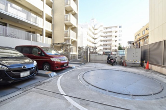 【駐車場】