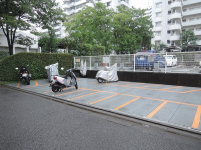 【その他共用部分】 | サントゥール中川第9-5号棟 | バイク置場