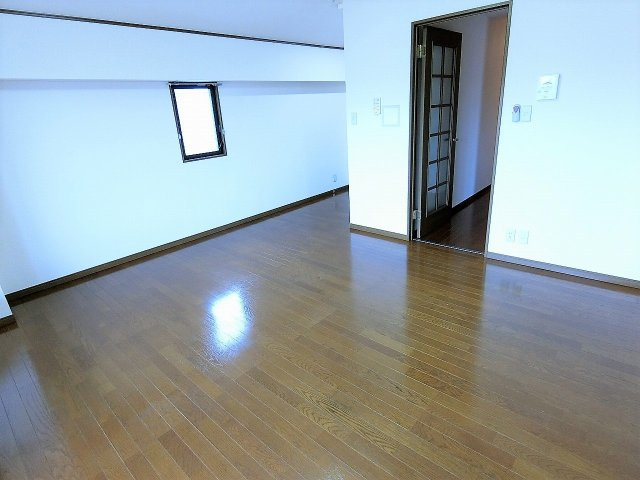 メゾンドジョワの居間・リビング