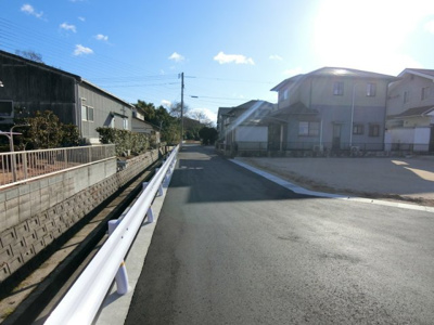 【外観】 | 土地　玉島勇崎　全24区画 | 分譲地の奥から通り抜けすることができます。