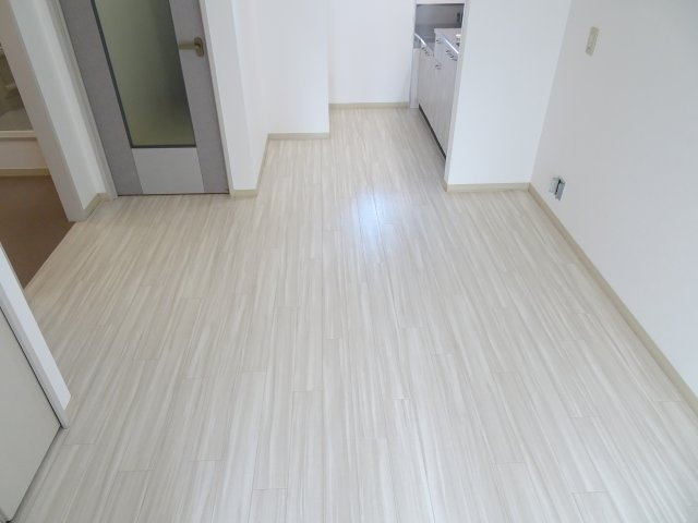 ジーライズ室本町の居間・リビング