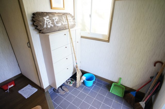 【玄関】 | 真光寺ビレッジ売り別荘 | 明るい玄関です