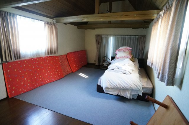 【寝室】 | 真光寺ビレッジ売り別荘 | 使い勝手のいい寝室です