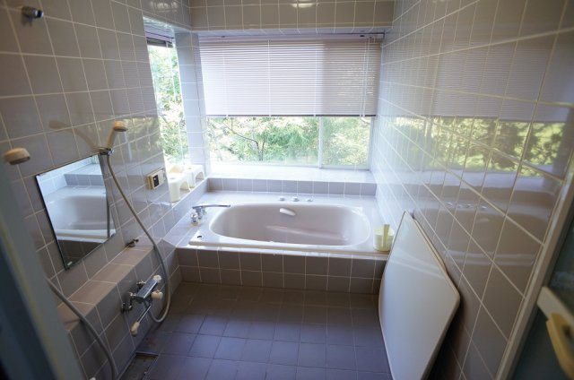 【浴室】 | 真光寺ビレッジ売り別荘 | 落ち着いた空間のお風呂です