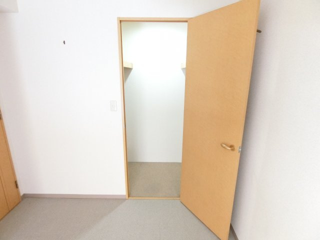コート北野田カリヨンI番館の収納