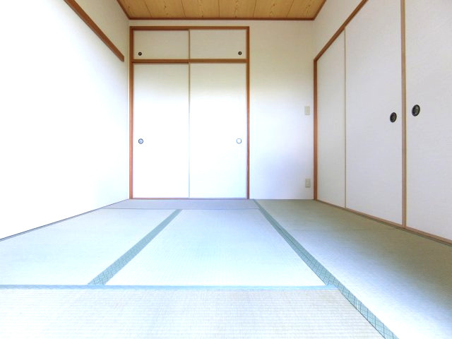コート北野田カリヨンI番館の和室