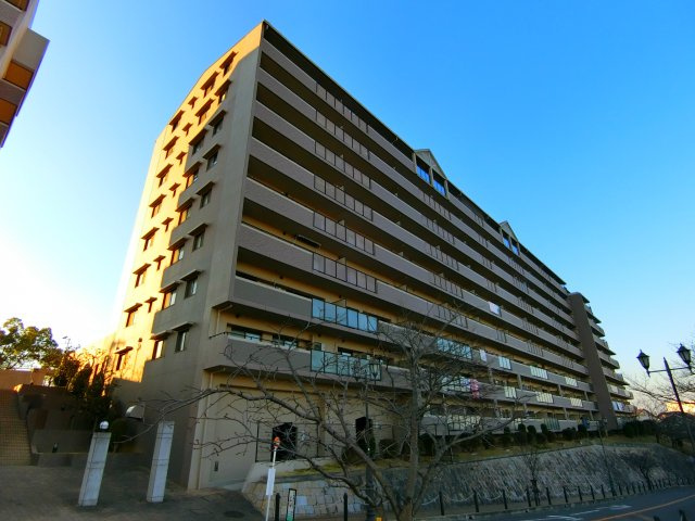 コート北野田カリヨンI番館の外観