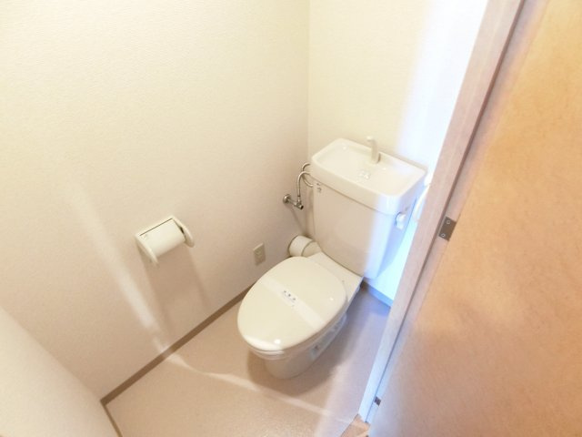 コート北野田カリヨンI番館のトイレ