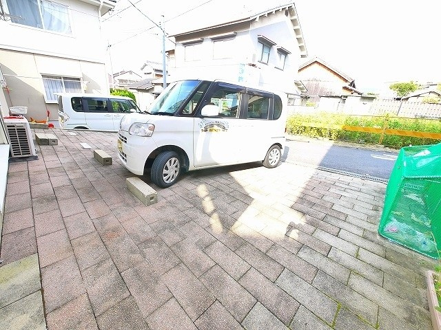 エステートシャルマンBの駐車場|駐車場です