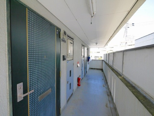 シティパレス２１生駒俵口町パート１のその他共用部分|廊下です