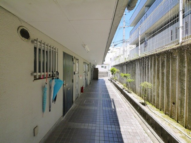 シティパレス２１生駒俵口町パート１のその他共用部分|廊下です
