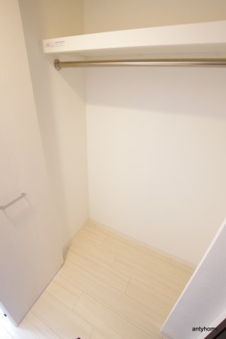 ビガーポリス300同心2　仲介手数料無料の収納