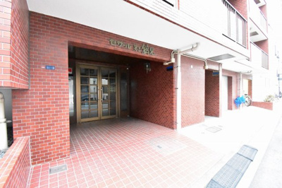 【エントランス】 | セザール第２鶴見 | 京急本線「鶴見市場」駅徒歩10分と好立地。