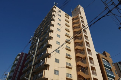 【外観】 | ストーク天神ハイム | 滝川公園の北側に建つ12階建マンション！
３WAYアクセス可で便利な立地♪