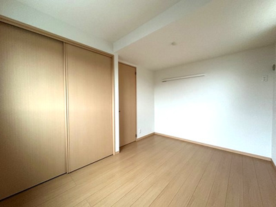 【寝室】 | ビルネフェルト | ※参考写真※洋室5.9帖のお部屋です！クローゼットがあります♪ベッドを置いて寝室にするのもオススメです☆