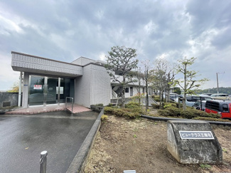 【外観】 | 楽器OK♪閑静な住宅地にある鉄筋コンクリートの4階建てマンションです☆小田急線「新百合ヶ丘」駅にアクセス可能な最寄りバス停まで徒歩7分！