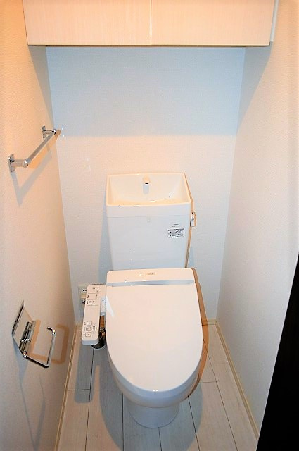 ソラーレスのトイレ|写真は同建物の別部屋を参考に掲載しております。