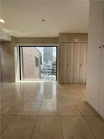 中央区日本橋蛎殻町２丁目の賃貸マンションの玄関