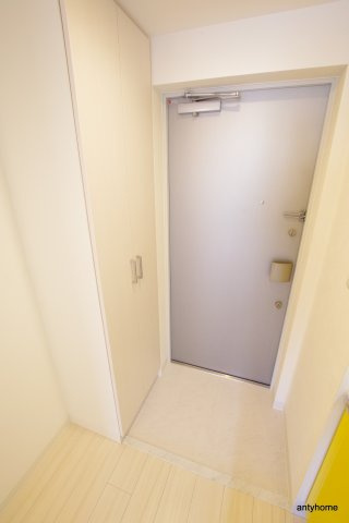 ビガーポリス300同心2　仲介手数料無料の玄関