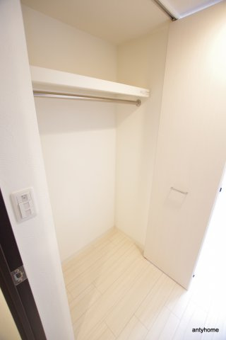 ビガーポリス300同心2　仲介手数料無料の収納