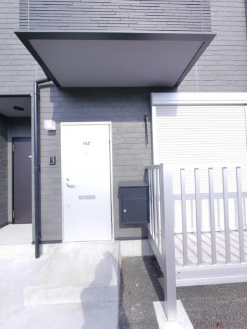 神栖市神栖２丁目のアパートのエントランス