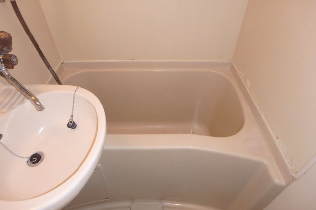 クレア白楽の浴室|他のお部屋の参考写真となります。