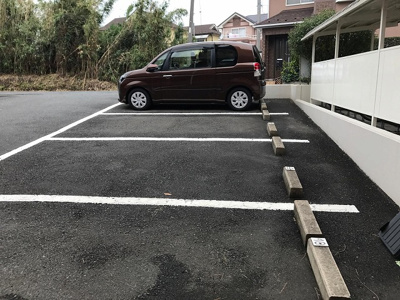 【駐車場】 | フルーレ神戸 | いつでも目の届く敷地内に駐車場があります♪お車をお持ちのファミリーさんにオススメです☆