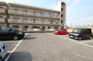 【駐車場】