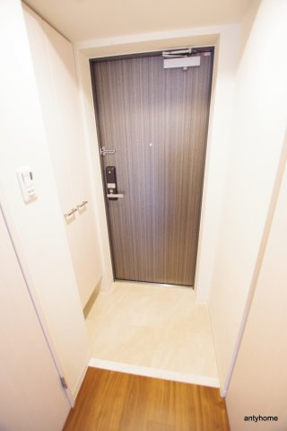 セオリー梅田ドムス　仲介手数料無料の玄関