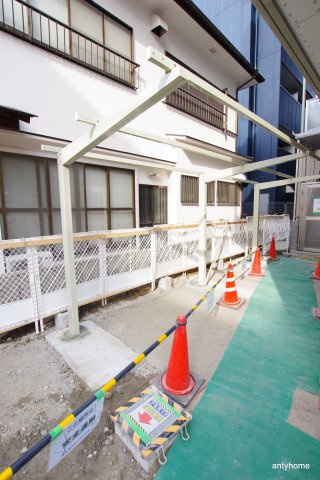 セオリー梅田ドムス　仲介手数料無料の駐車場
